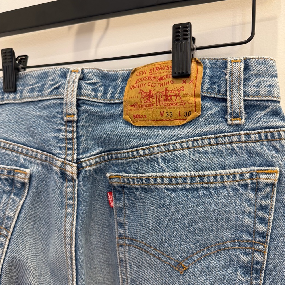 VINTAGE Levi's 501 Medium Blue Denim Jeans - Picture 2 of 8